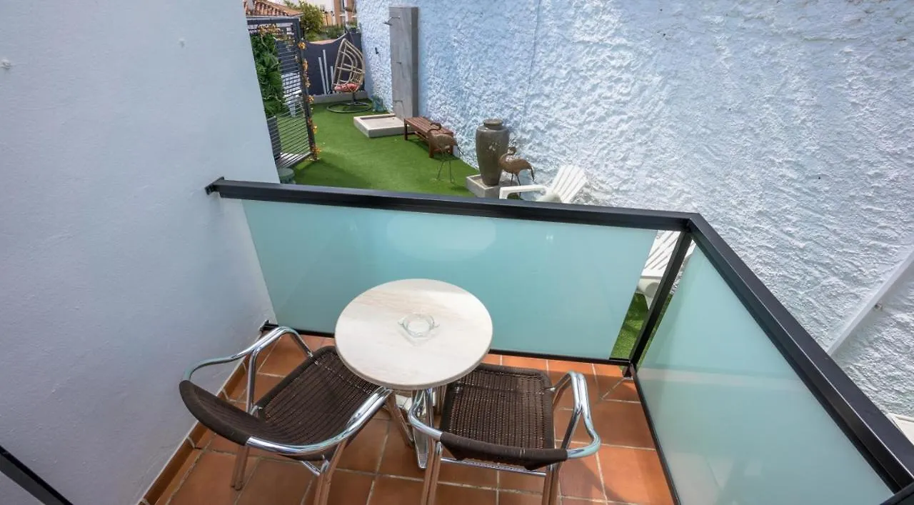 بيت ضيافة Hostal Casa Mercedes Nerja
